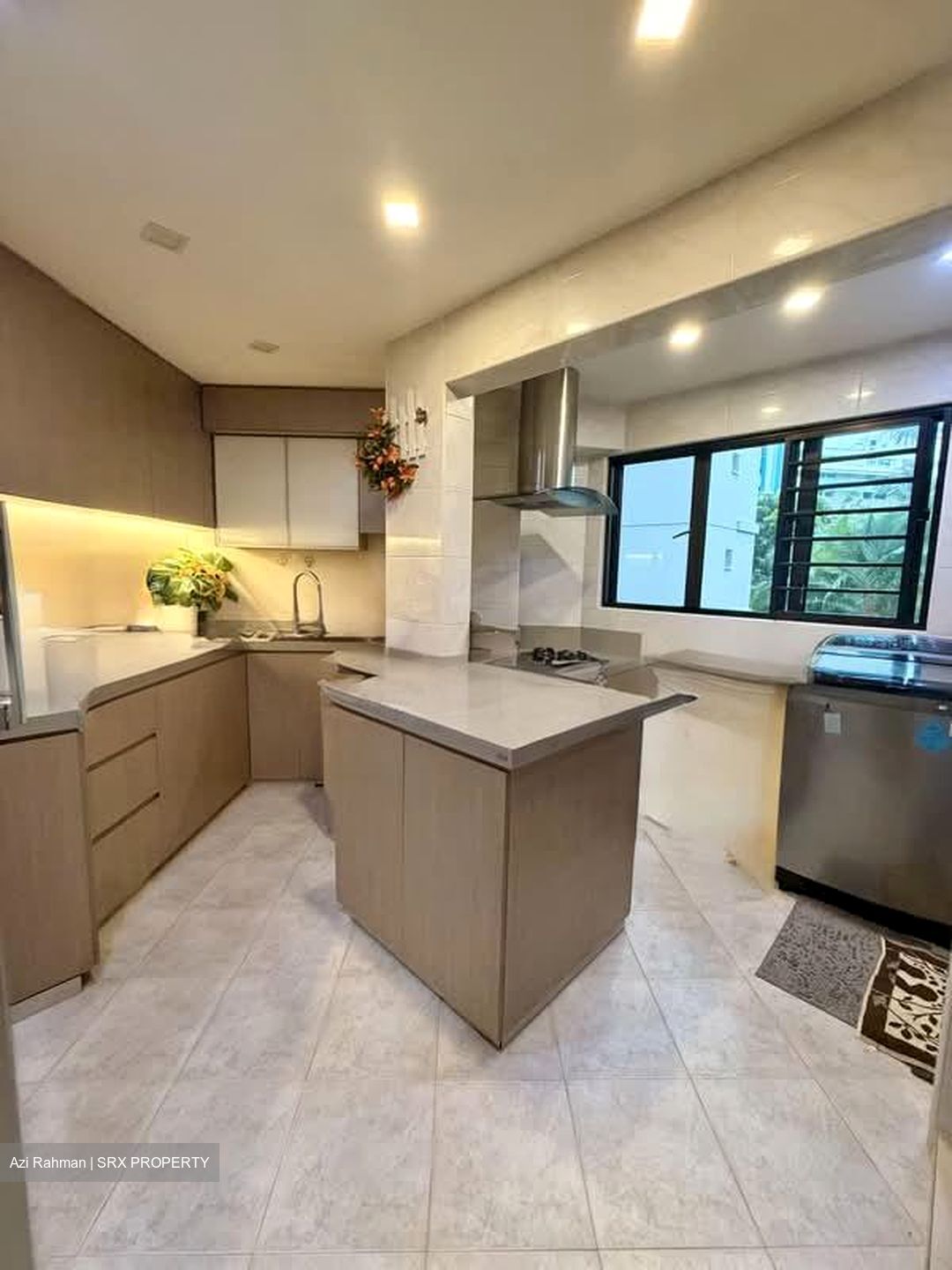 Blk 287A Jurong East Street 21 (Jurong East), HDB Executive #568355421